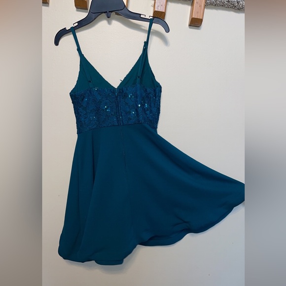 Green Formal Dress - Picture 6 of 7